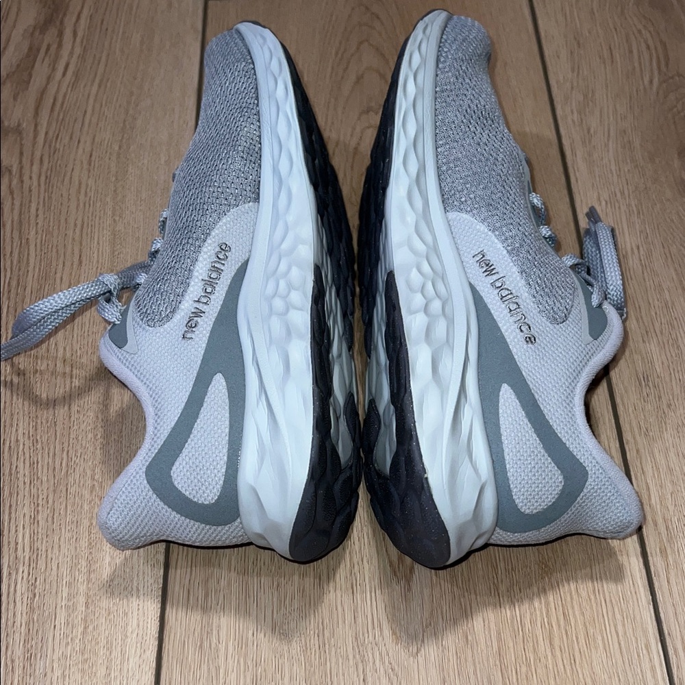New Balance Arishi V4 Light Gray Athletic Sneakers - Picture 12 of 15